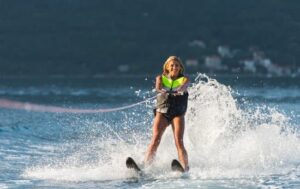 How Does A Waterski Travel Over Water